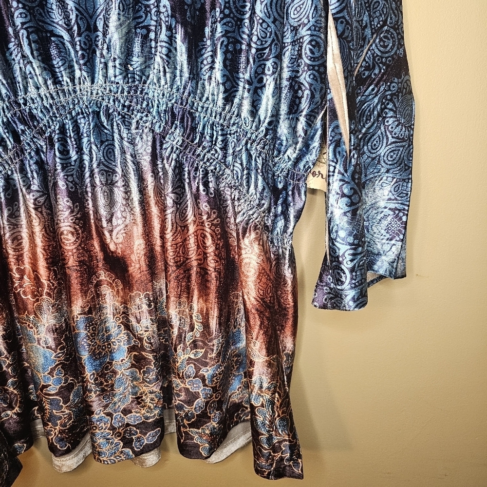 One world Bedazzled velvet floral print top NWT Size 1X - Picture 7 of 9